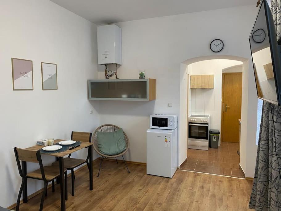 Cozy 1 Bedroom Studio In The Center Of Pilsen Eksteriør bilde